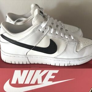 Nike Dunk Low Retro Reverse Panda with colored laces. M7.5/W9